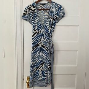 BCBG MaxAzria printed wrap dress short sleeve
